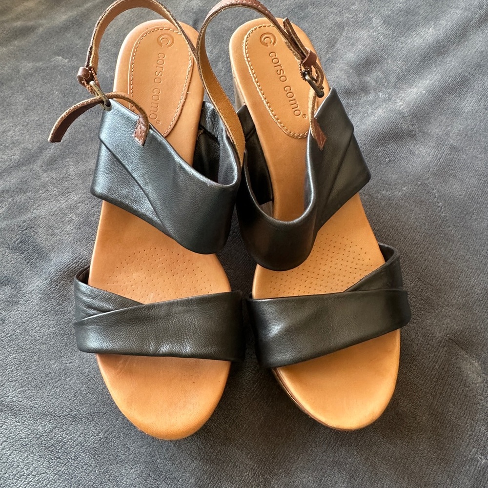 Corso Como Black Sandals with Ankle Strap and X-Pattern